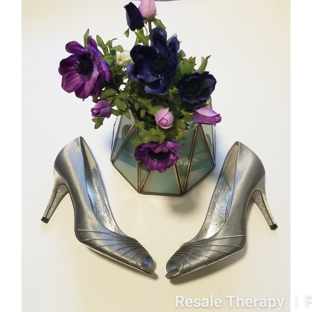 Adrianna Papell Silver Formal Heels size 7½